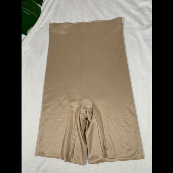 NEW Spanx Power Conceal Her High Waist Mid Thigh Short Shaper‎ [SZ Small ] - Picture 3 of 12